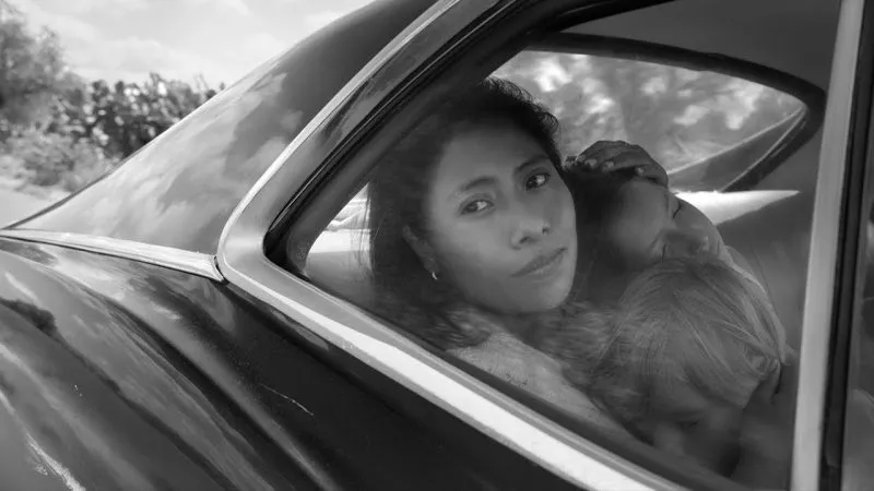 Netflix、アルフォンソ・キュアロン監督『ROMA』の芸術的な新予告編を公開