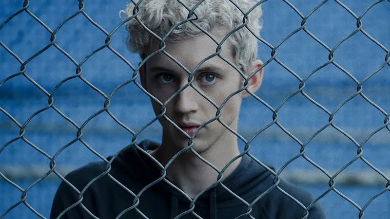 Troye Sivan＆JónsiがリリースしたBoy Ervelation Lyricビデオ