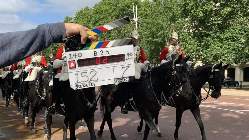 ビデオのセット：Bond 25の制作はロンドンへの移動です