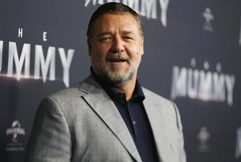 ラッセル・クロウはサム・テイラー・ジョンソンのアンサンブルドラマロスコに加わります