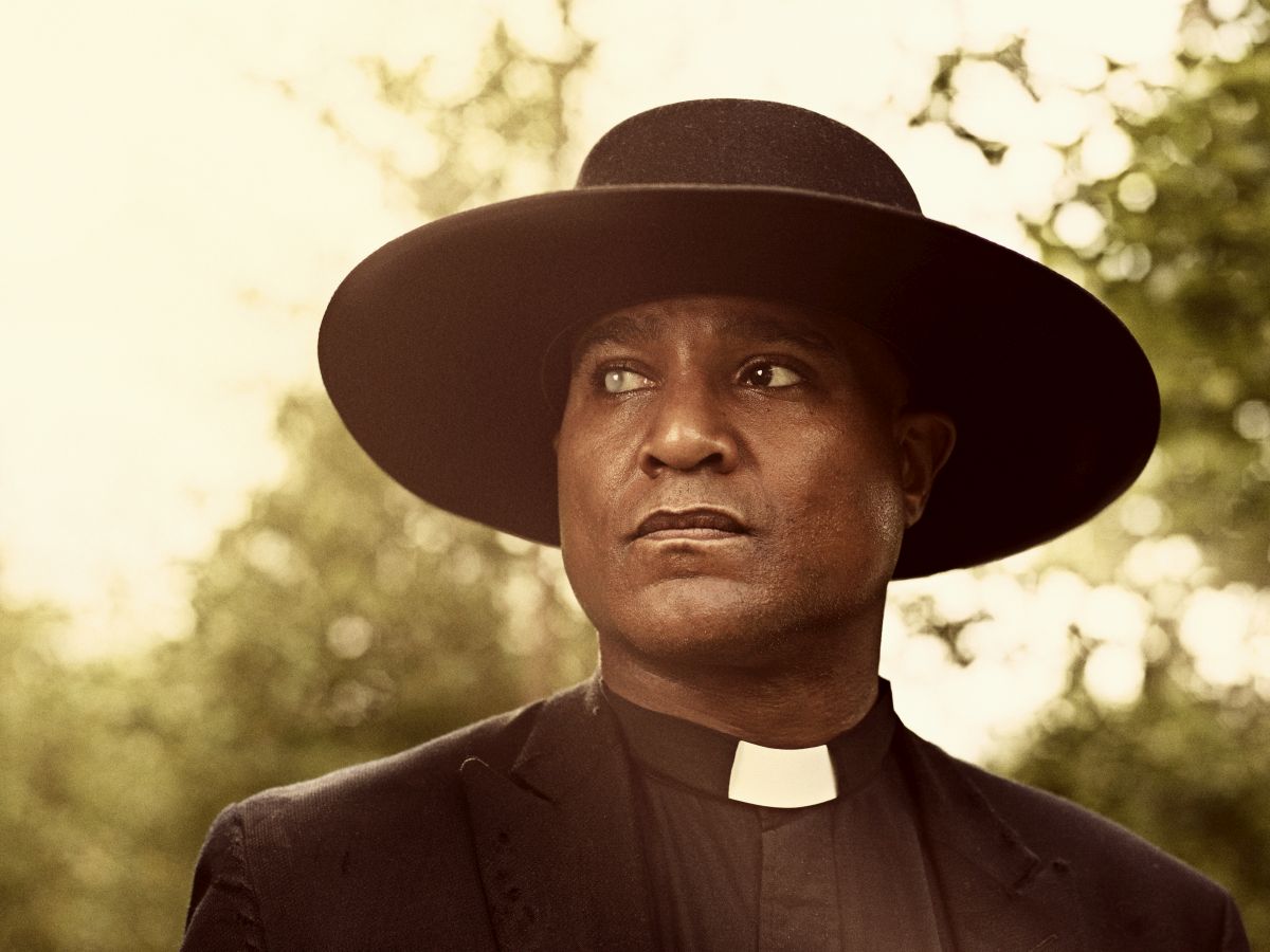 Seth Gilliam as Father Gabriel StokesÂ - The Walking Dead _ Season 9, Gallery- Photo Credit: Victoria Will/AMC